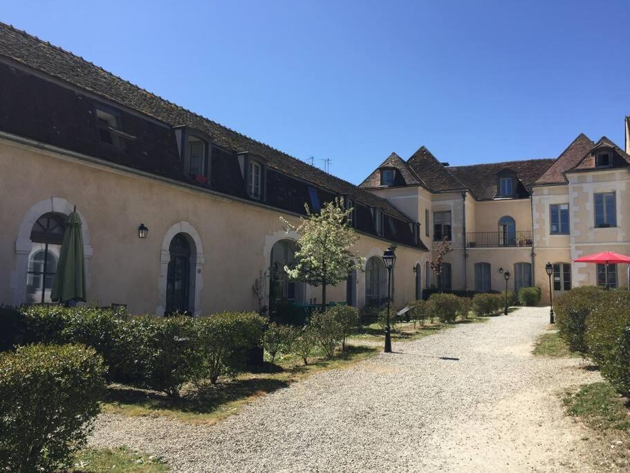Bel Appart Au Bord De L'Eau Proche Gare Avec Wifi Auxerre Exteriér fotografie
