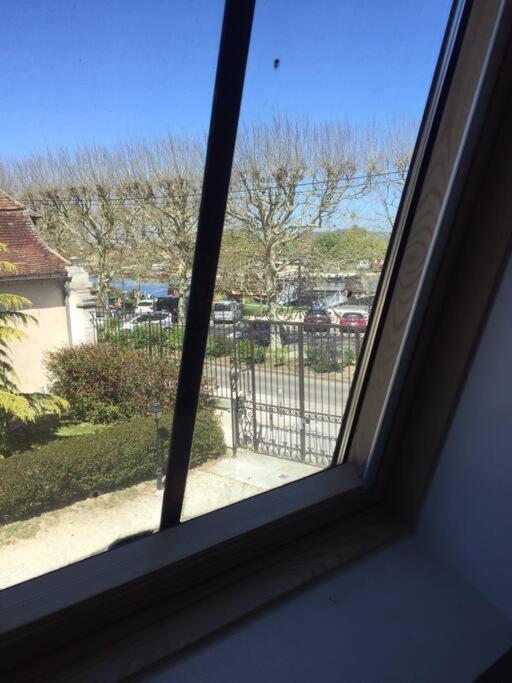 Bel Appart Au Bord De L'Eau Proche Gare Avec Wifi Auxerre Exteriér fotografie